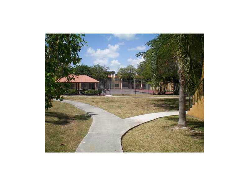 RESIDENCES AT THE FALLS - Residential Lease