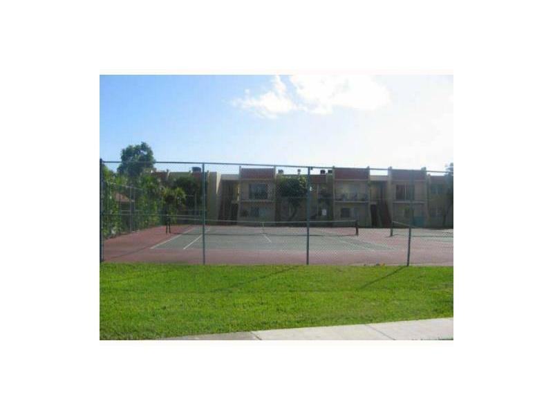 RESIDENCES AT THE FALLS - Residential Lease