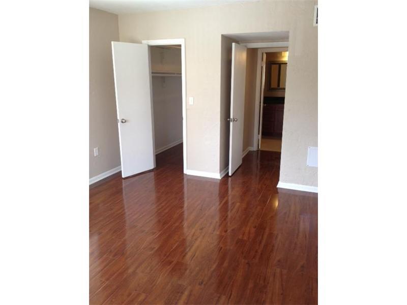 RESIDENCES AT THE FALLS - Residential Lease