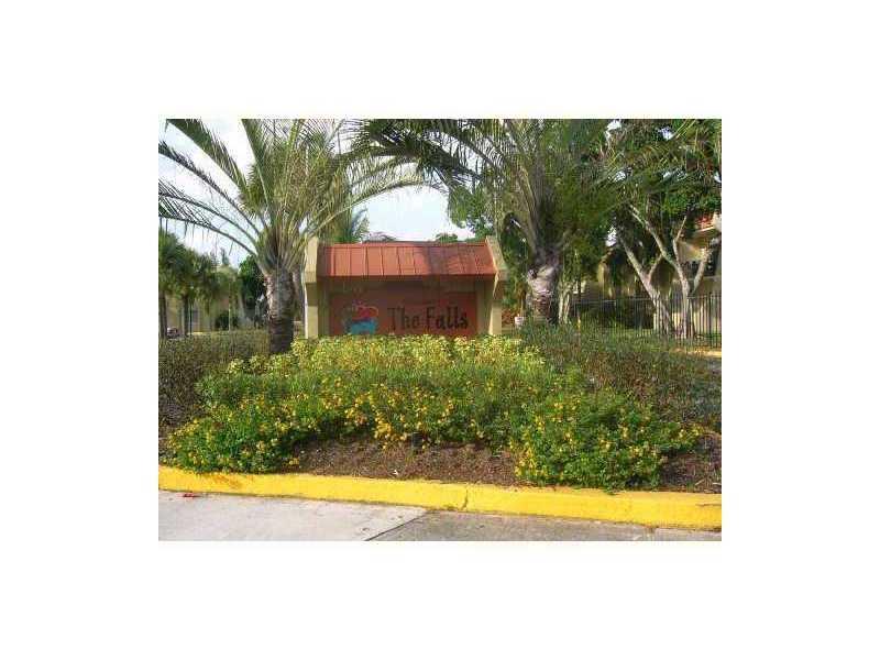 RESIDENCES AT THE FALLS - Residential Lease