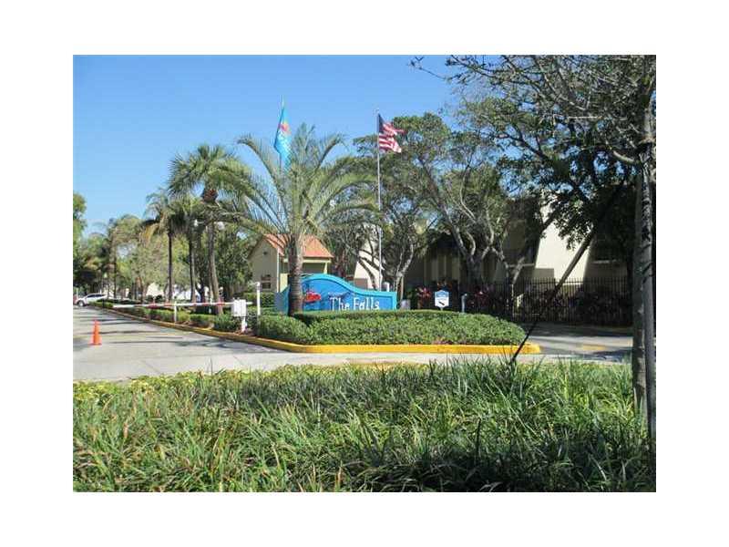 RESIDENCES AT THE FALLS - Residential Lease