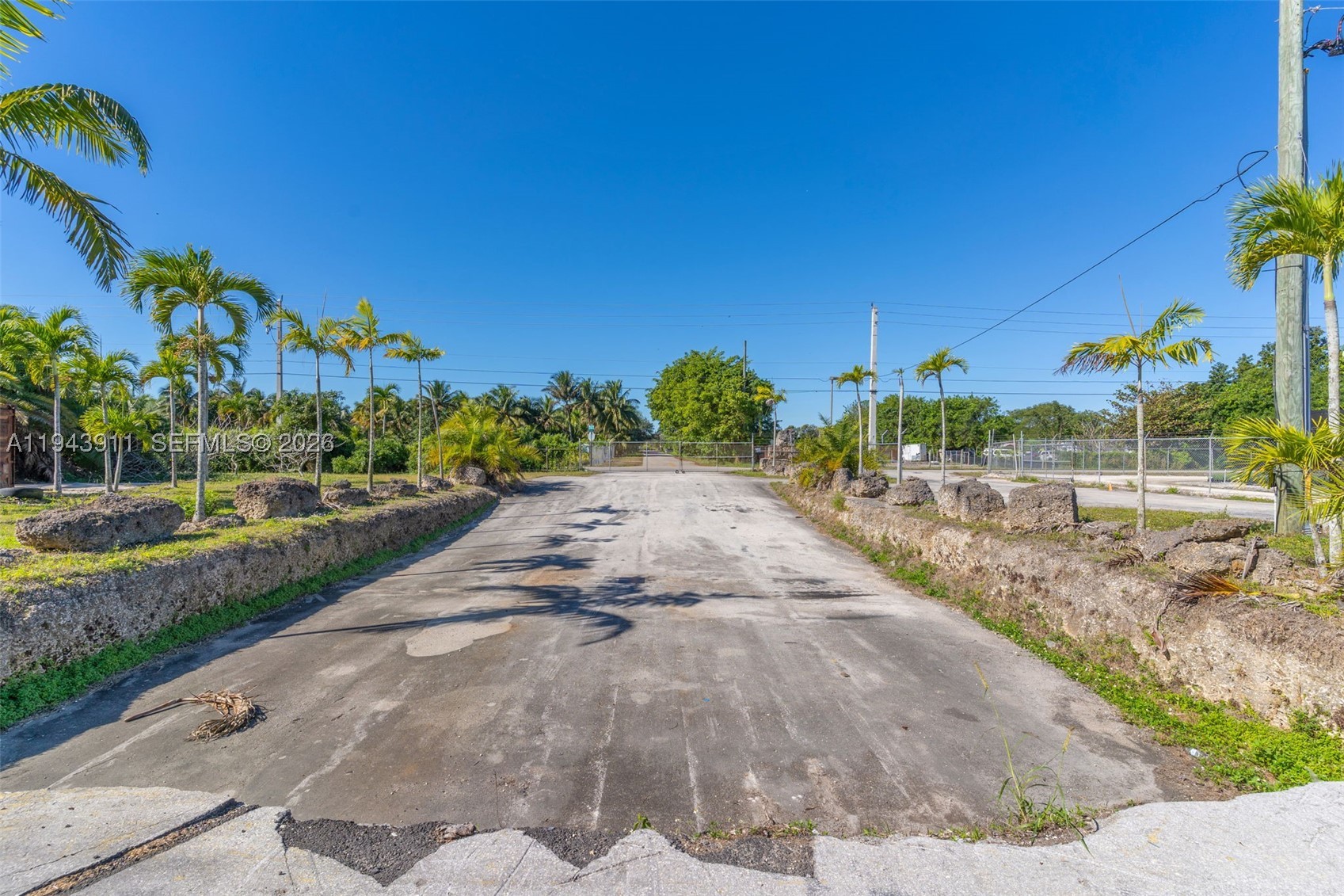 MULTI USE - Commercial Sale