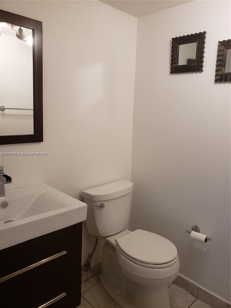 NAUTICO BAY CLUB CONDO - Residential Lease