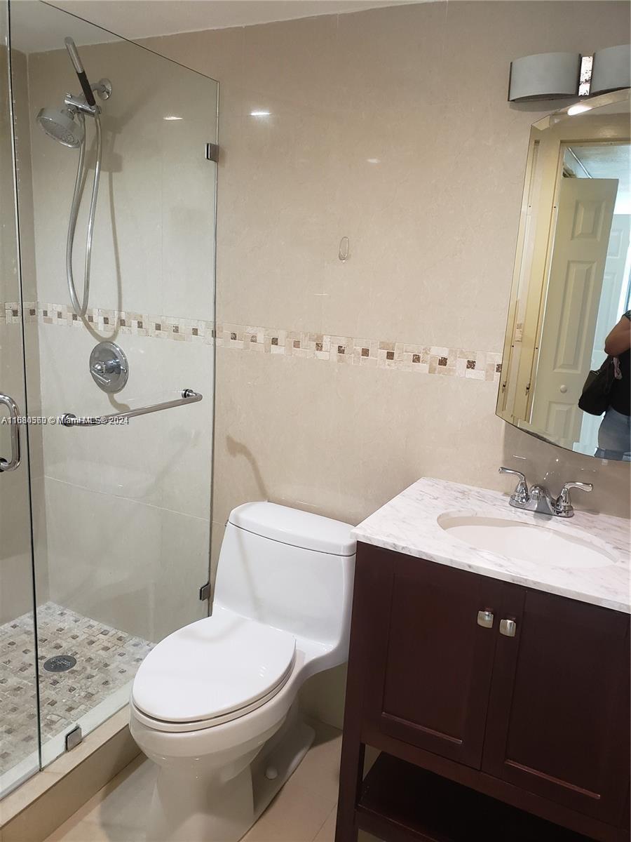 NAUTICO BAY CLUB CONDO - Residential Lease