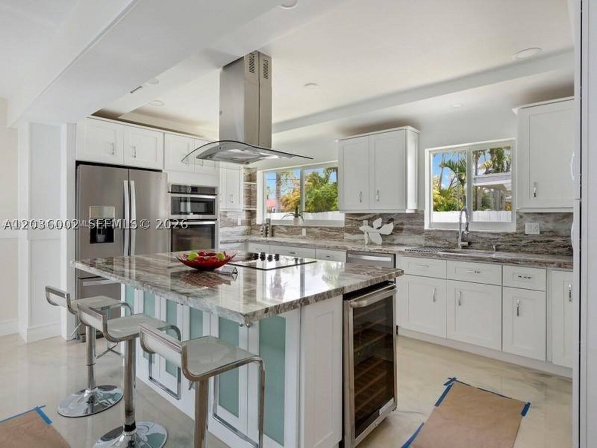 HOLLYWOOD HILLS - Residential Lease