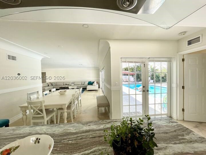 HOLLYWOOD HILLS - Residential Lease