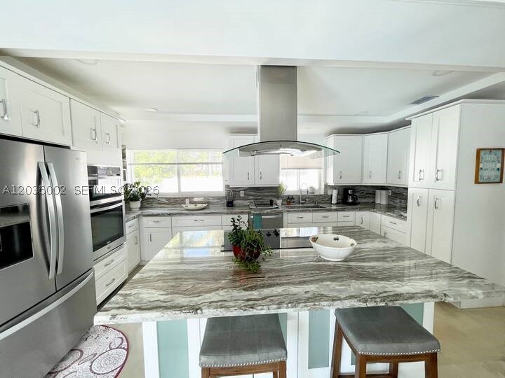 HOLLYWOOD HILLS - Residential Lease
