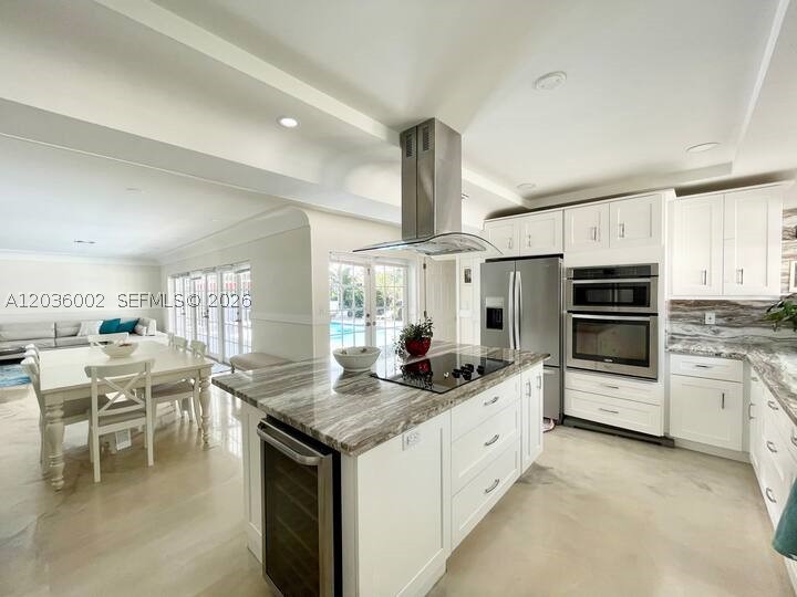 HOLLYWOOD HILLS - Residential Lease