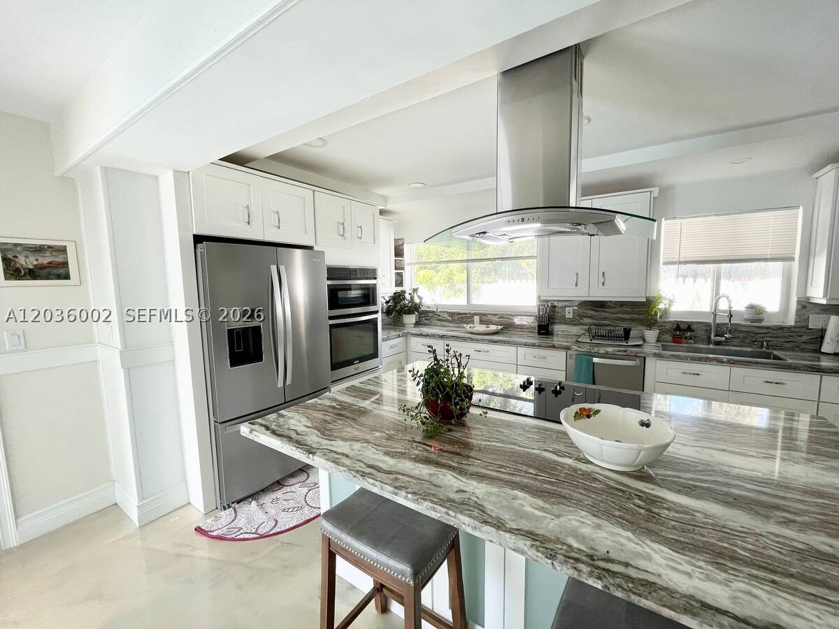HOLLYWOOD HILLS - Residential Lease