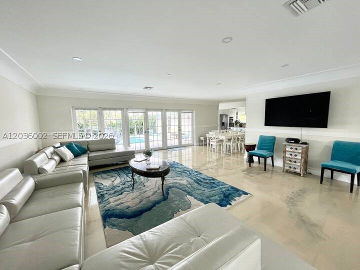 HOLLYWOOD HILLS - Residential Lease