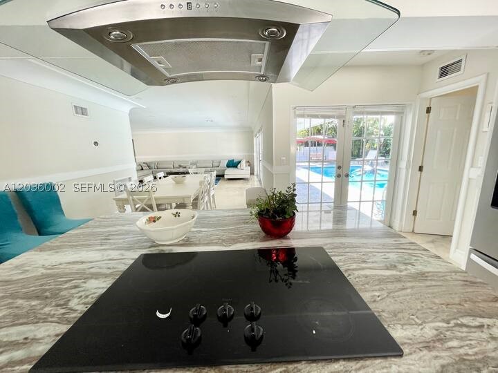 HOLLYWOOD HILLS - Residential Lease