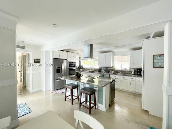 HOLLYWOOD HILLS - Residential Lease