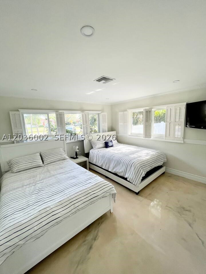 HOLLYWOOD HILLS - Residential Lease