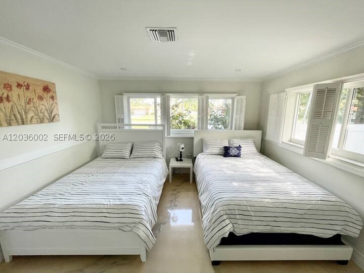 HOLLYWOOD HILLS - Residential Lease