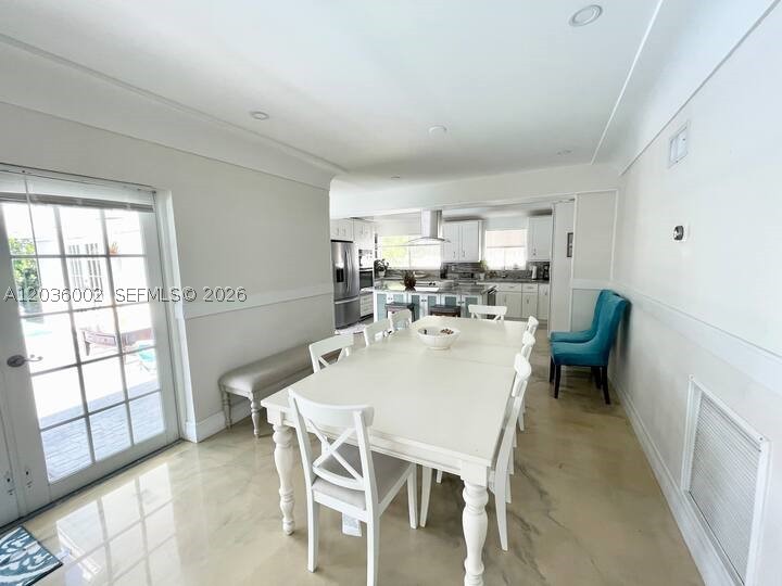 HOLLYWOOD HILLS - Residential Lease