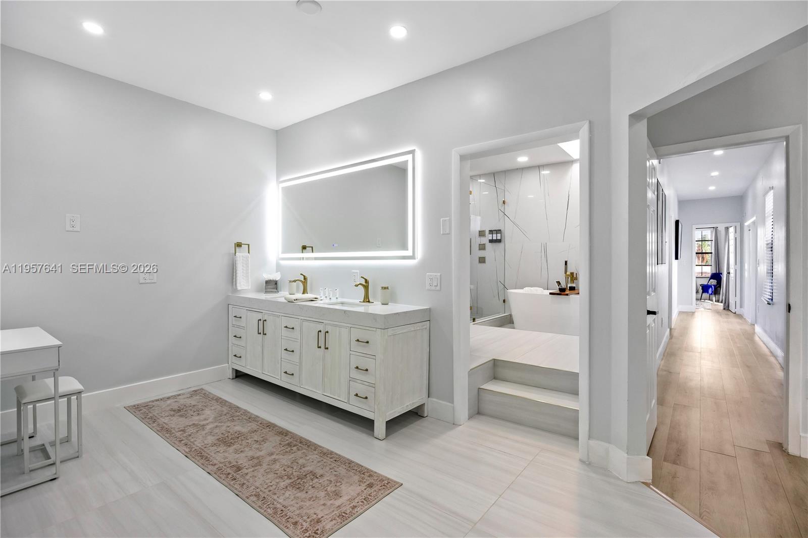 POMPANO SHORES - Residential
