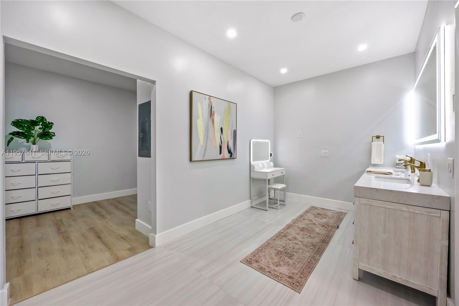 POMPANO SHORES - Residential