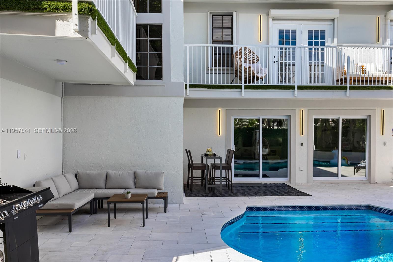 POMPANO SHORES - Residential