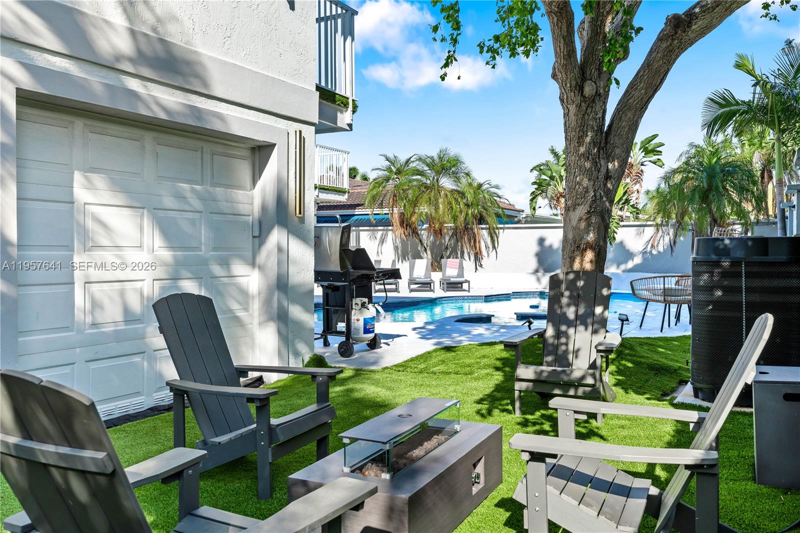 POMPANO SHORES - Residential