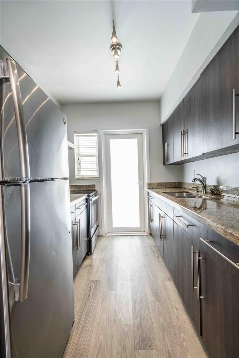 BEACH BAY SUB - Residential Lease