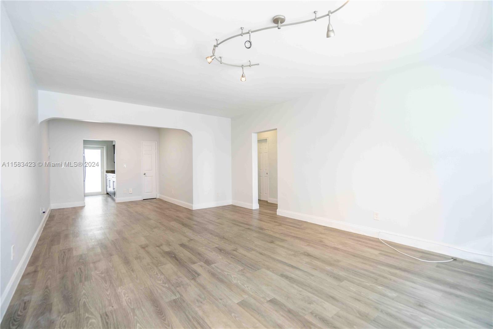 BEACH BAY SUB - Residential Lease