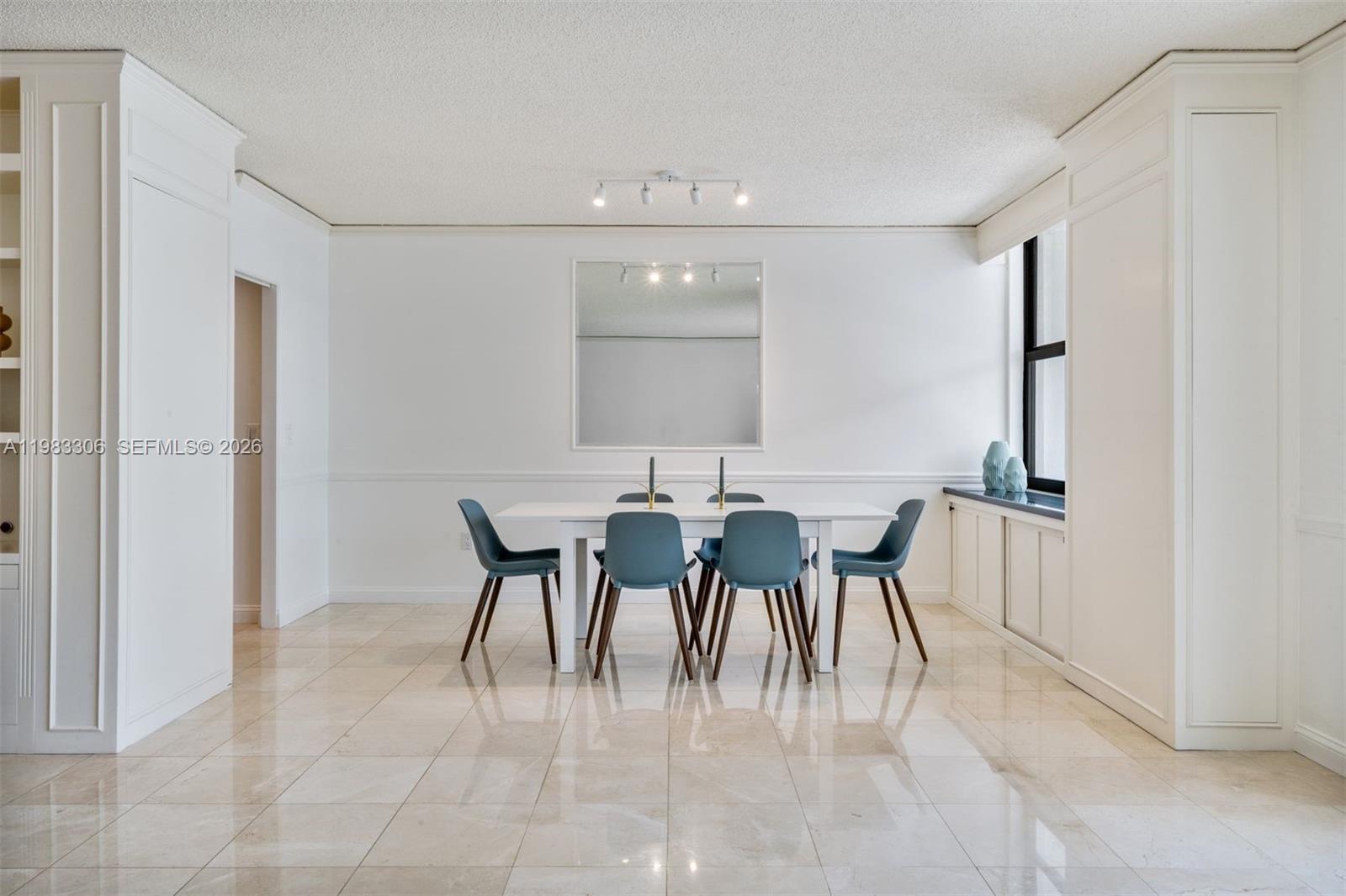 BALMORAL CONDO - Residential