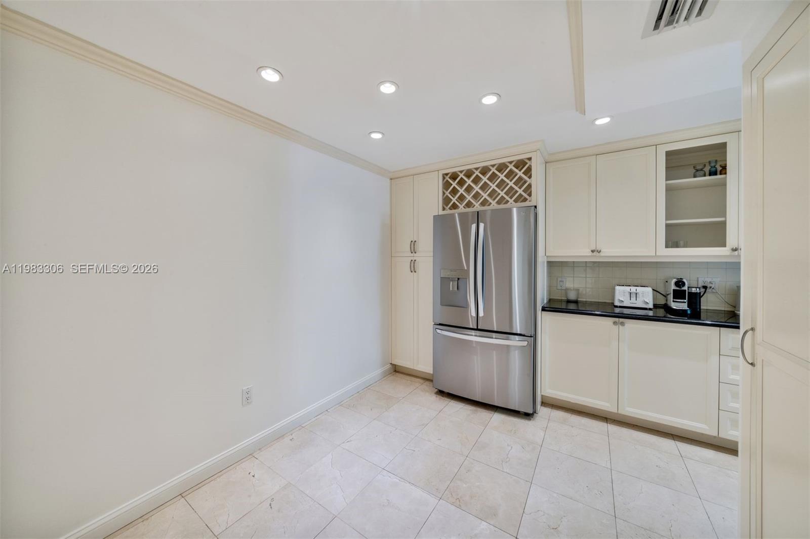 BALMORAL CONDO - Residential