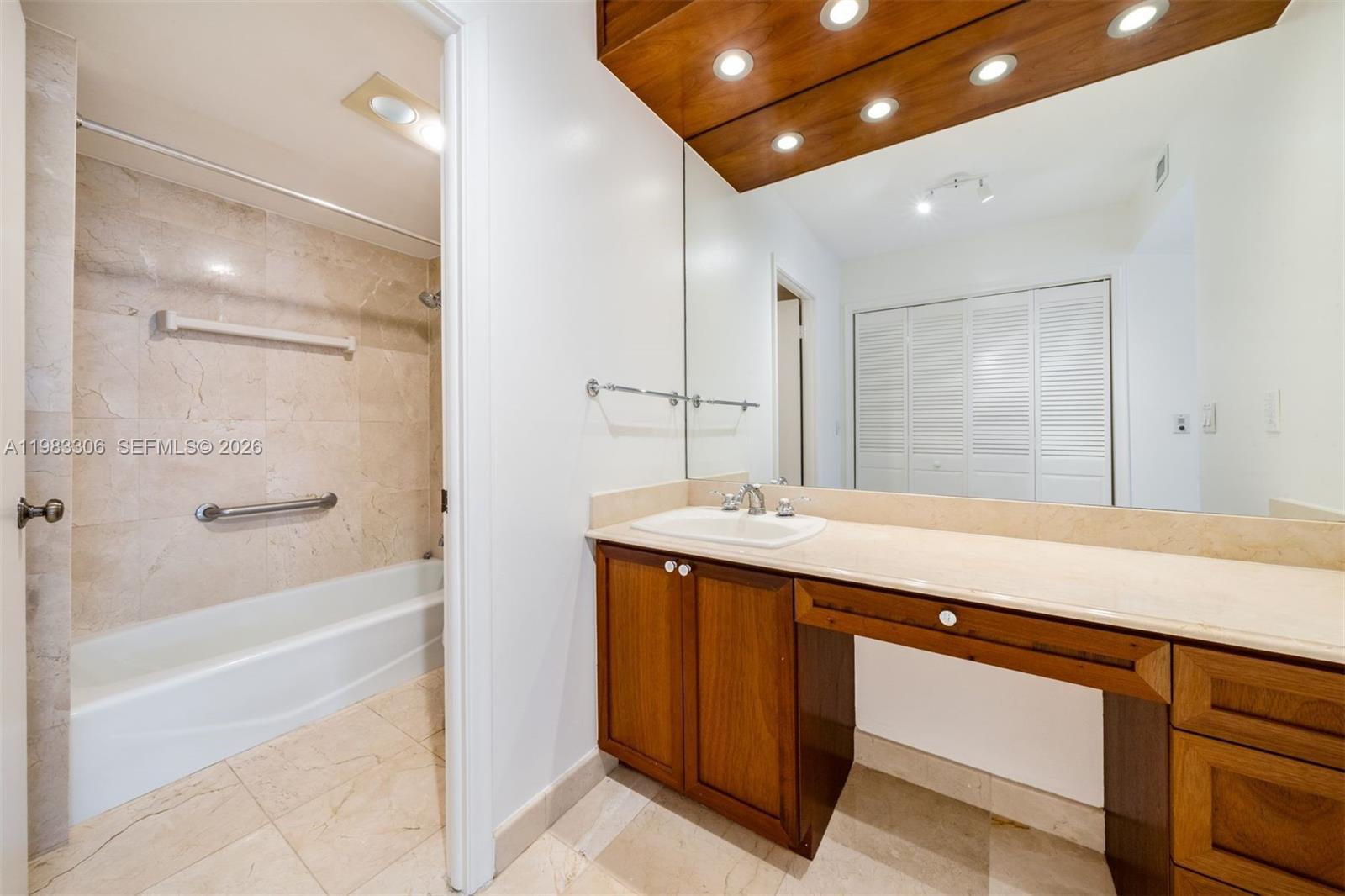 BALMORAL CONDO - Residential