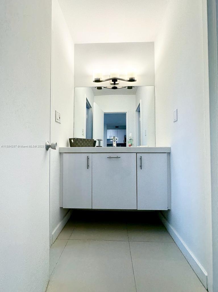 THE DECOPLAGE CONDO - Residential Lease