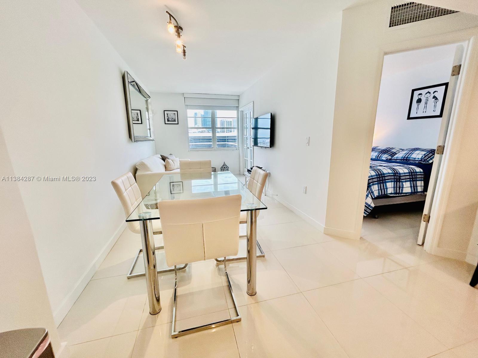 THE DECOPLAGE CONDO - Residential Lease
