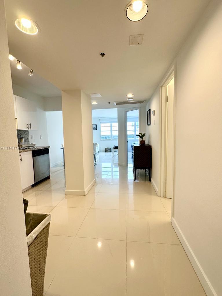 THE DECOPLAGE CONDO - Residential Lease