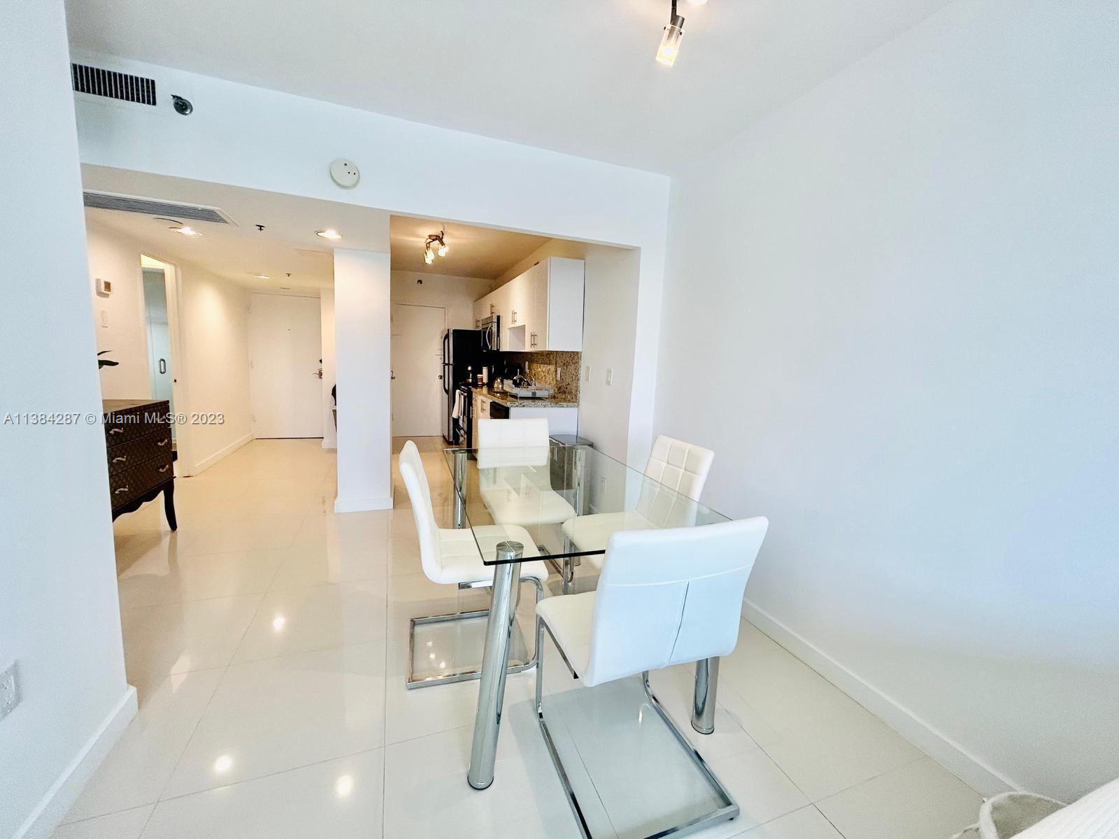 THE DECOPLAGE CONDO - Residential Lease