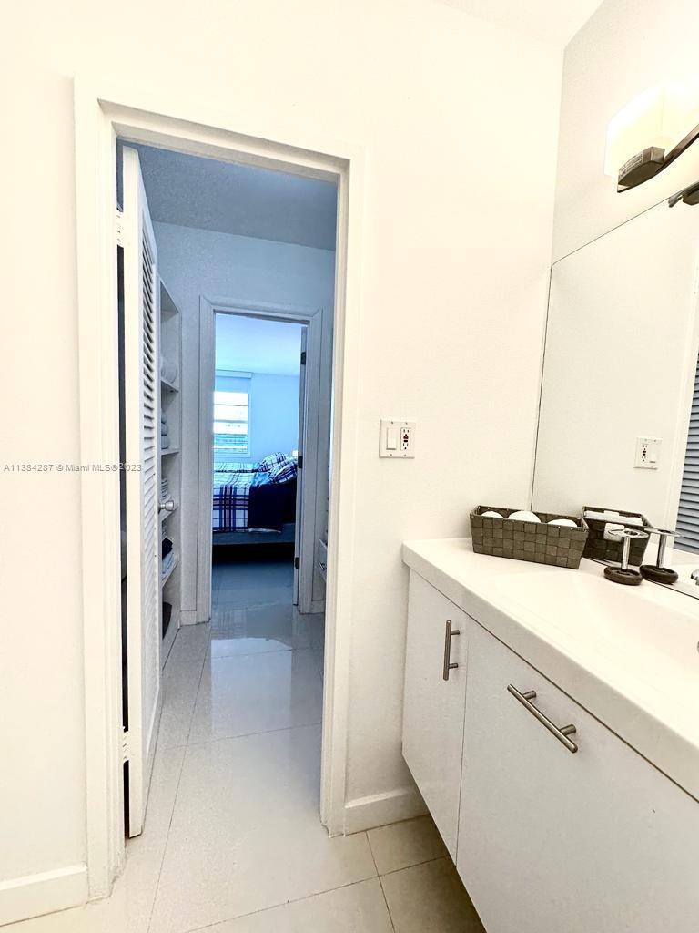 THE DECOPLAGE CONDO - Residential Lease