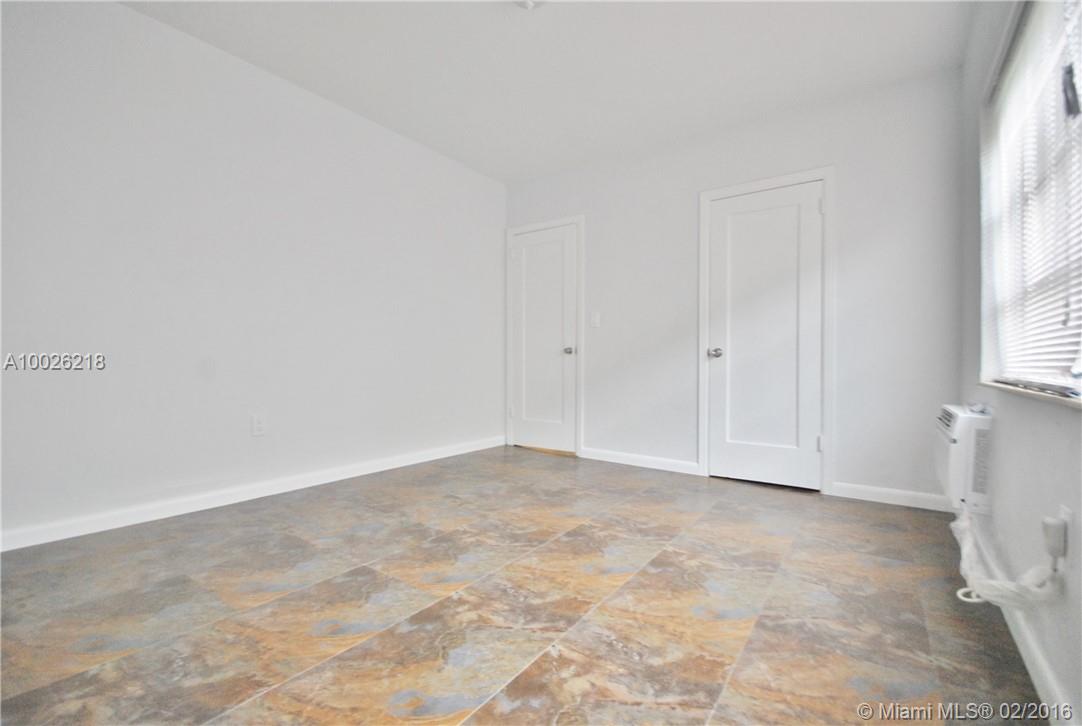 7 53 42 - Residential Lease