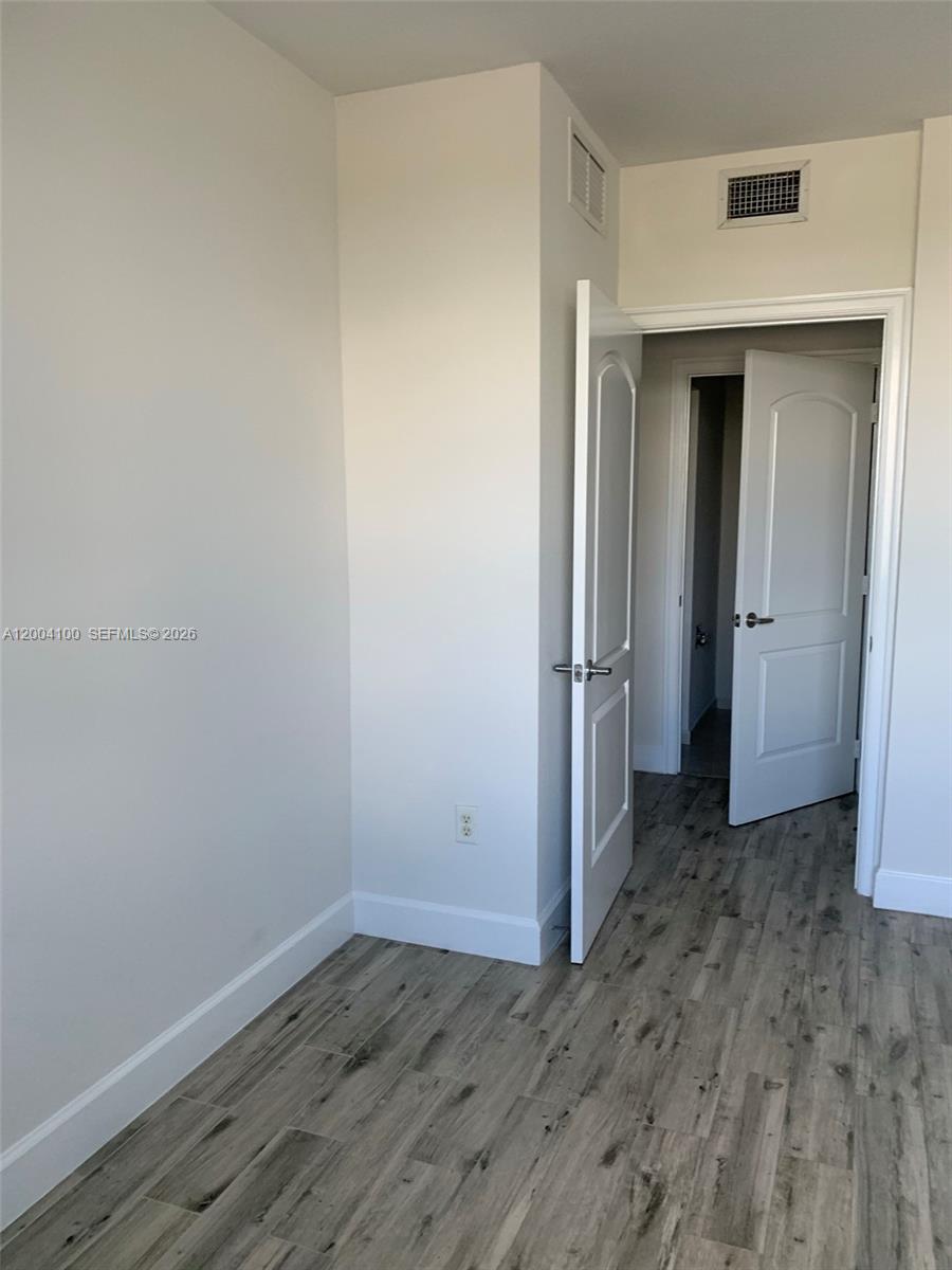 RADIUS CONDO - Residential