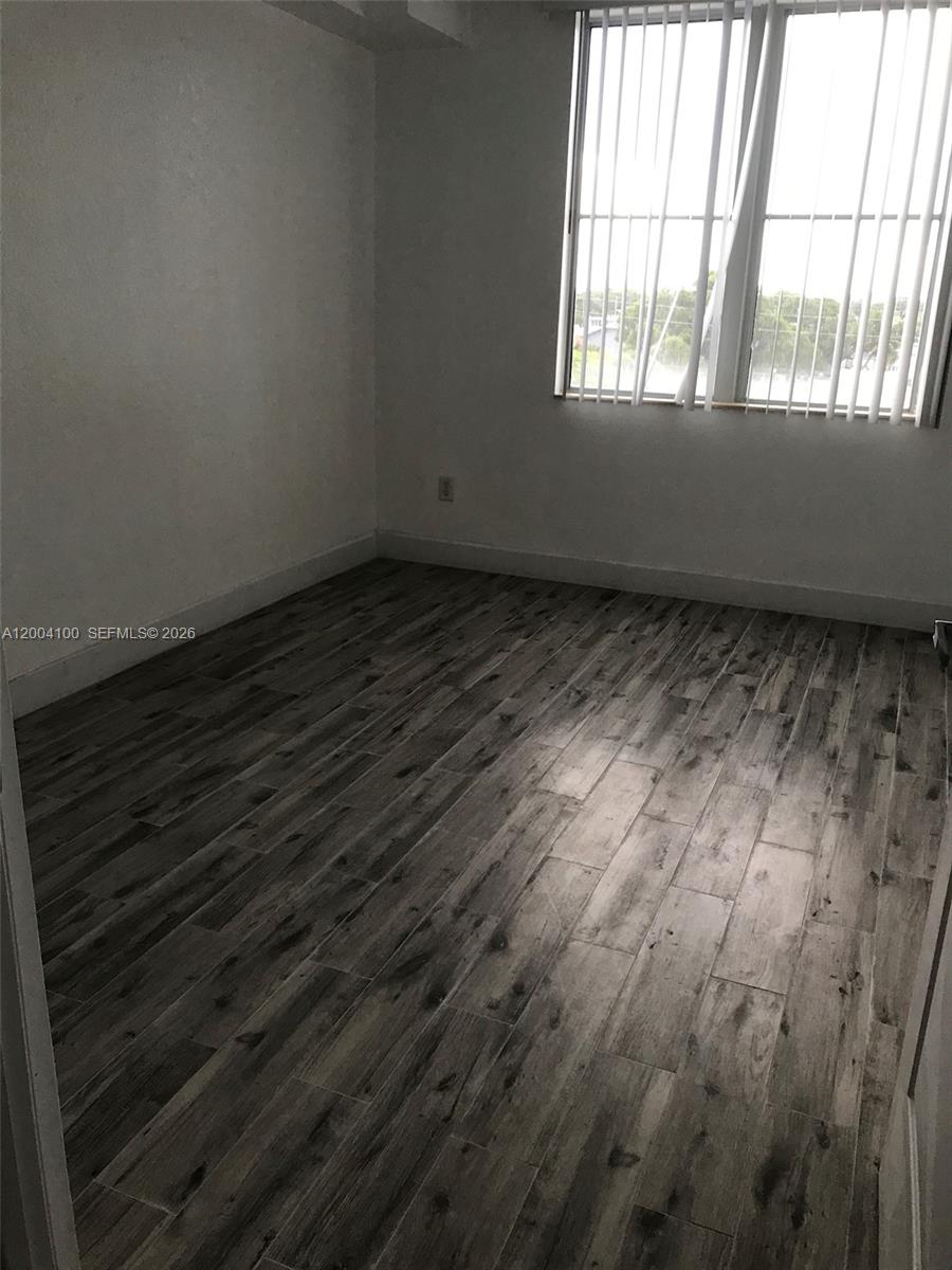 RADIUS CONDO - Residential