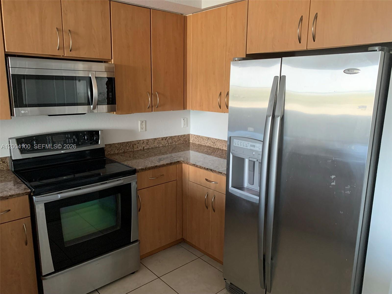 RADIUS CONDO - Residential