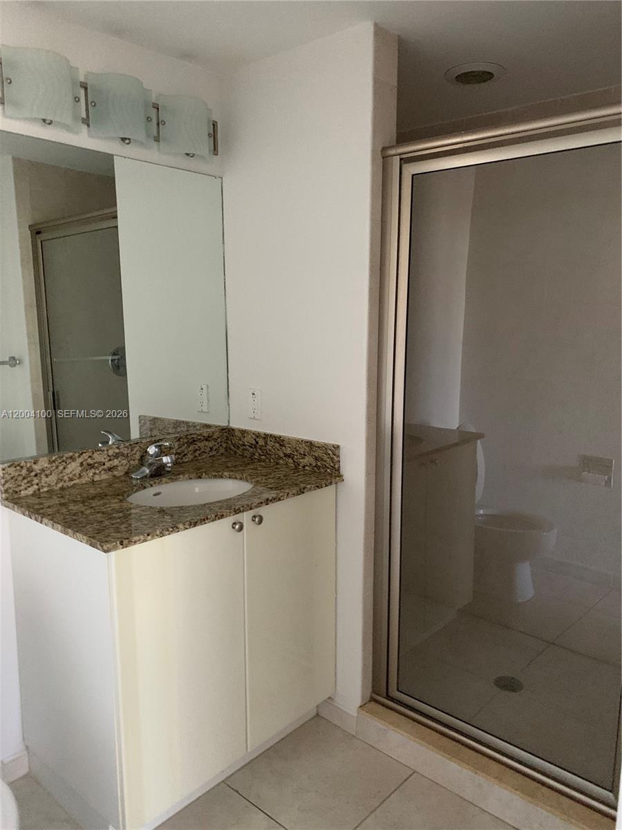 RADIUS CONDO - Residential