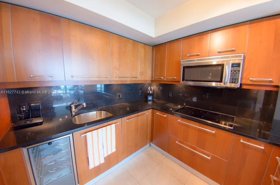 JADE BRICKELL - Residential Lease