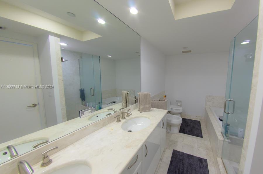 JADE BRICKELL - Residential Lease
