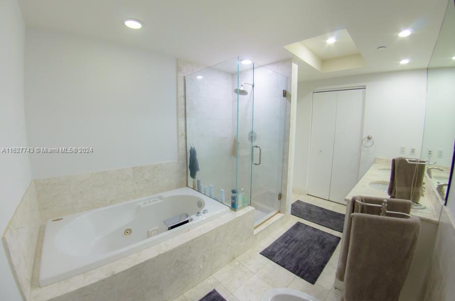 JADE BRICKELL - Residential Lease