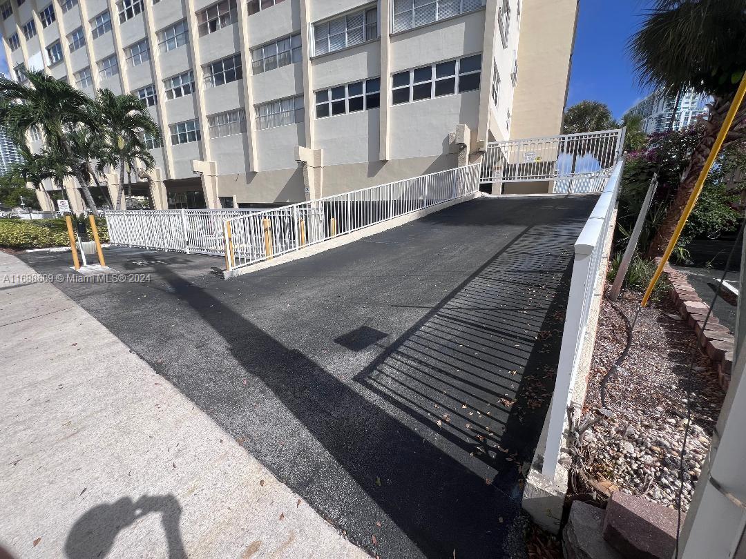 GOLDEN SAILS CONDO - Residential