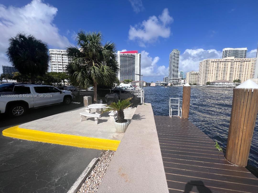GOLDEN SAILS CONDO - Residential