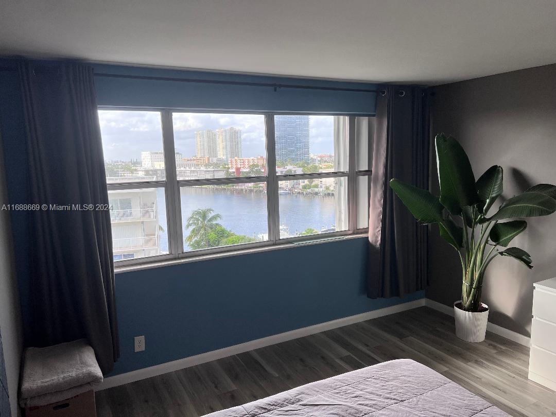GOLDEN SAILS CONDO - Residential
