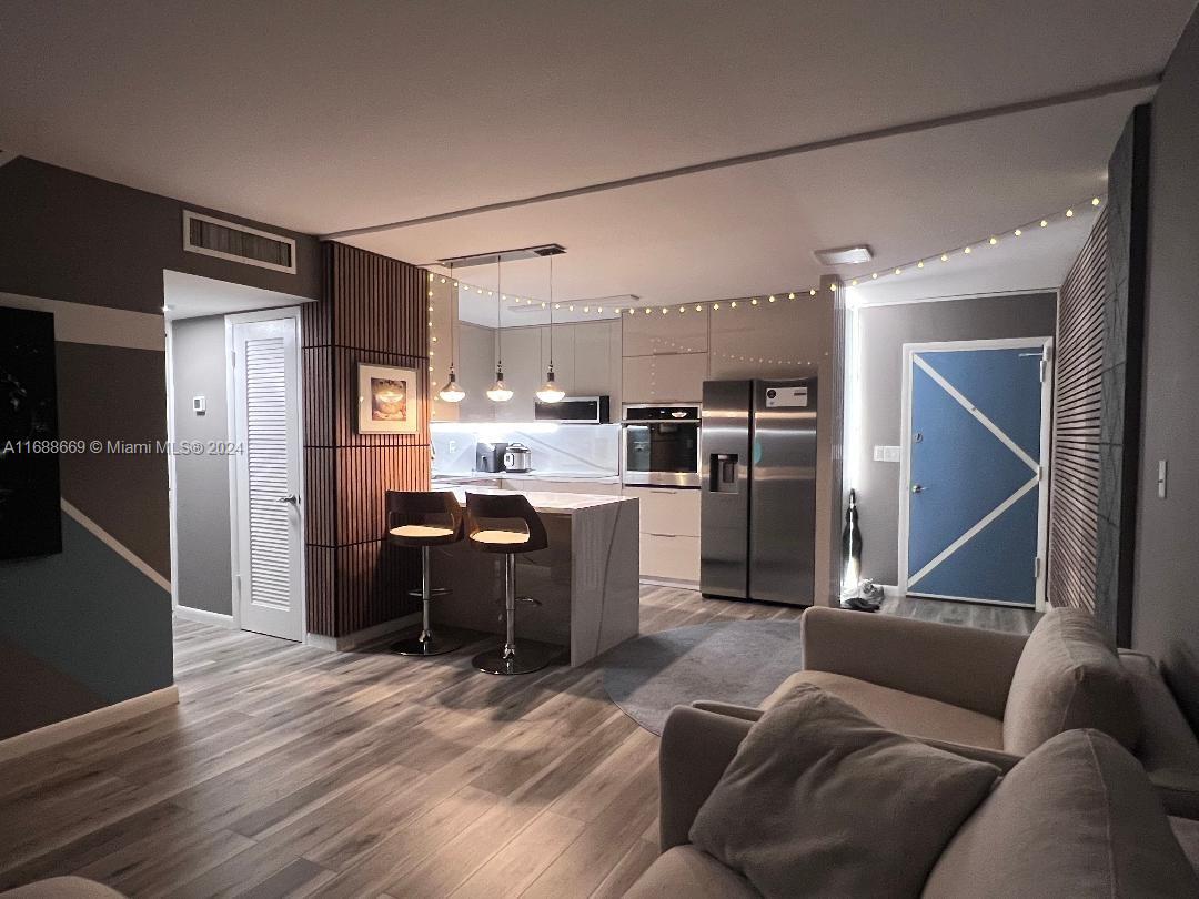 GOLDEN SAILS CONDO - Residential