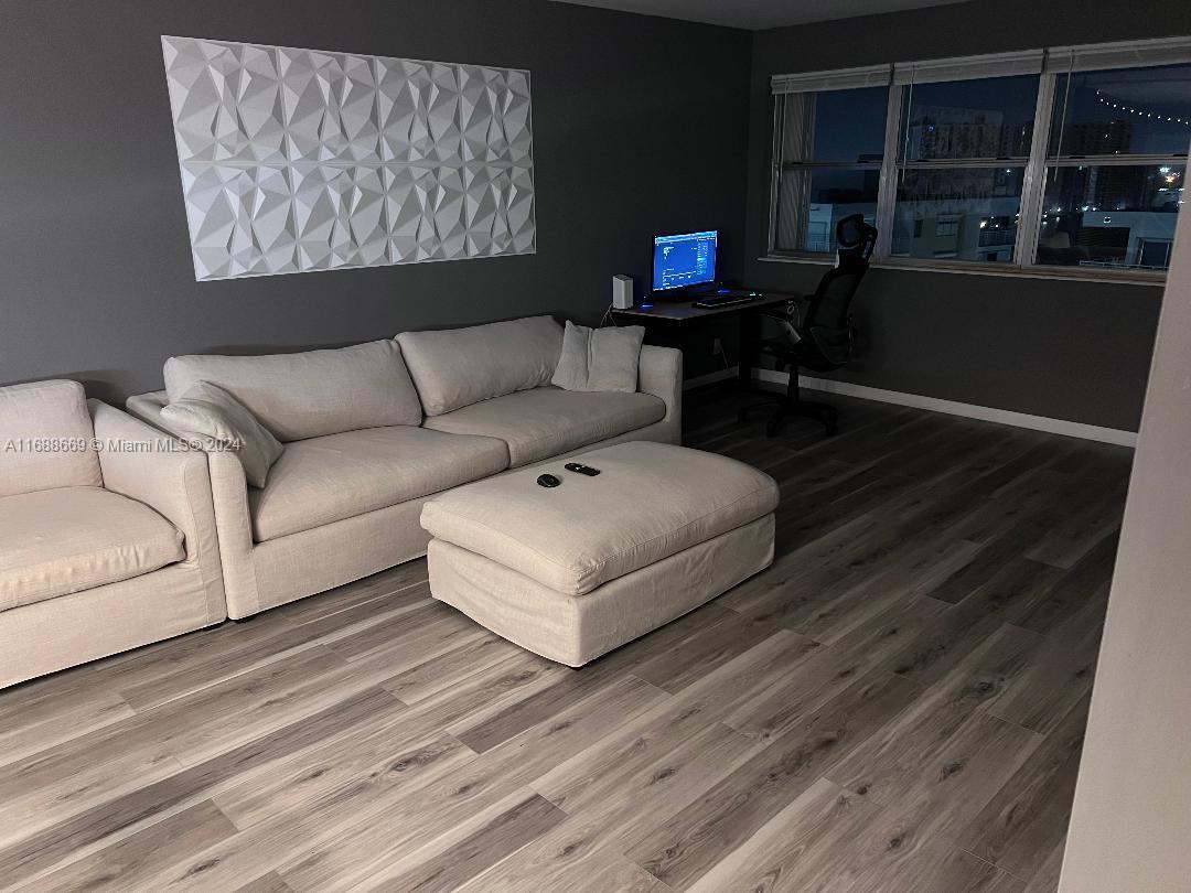 GOLDEN SAILS CONDO - Residential