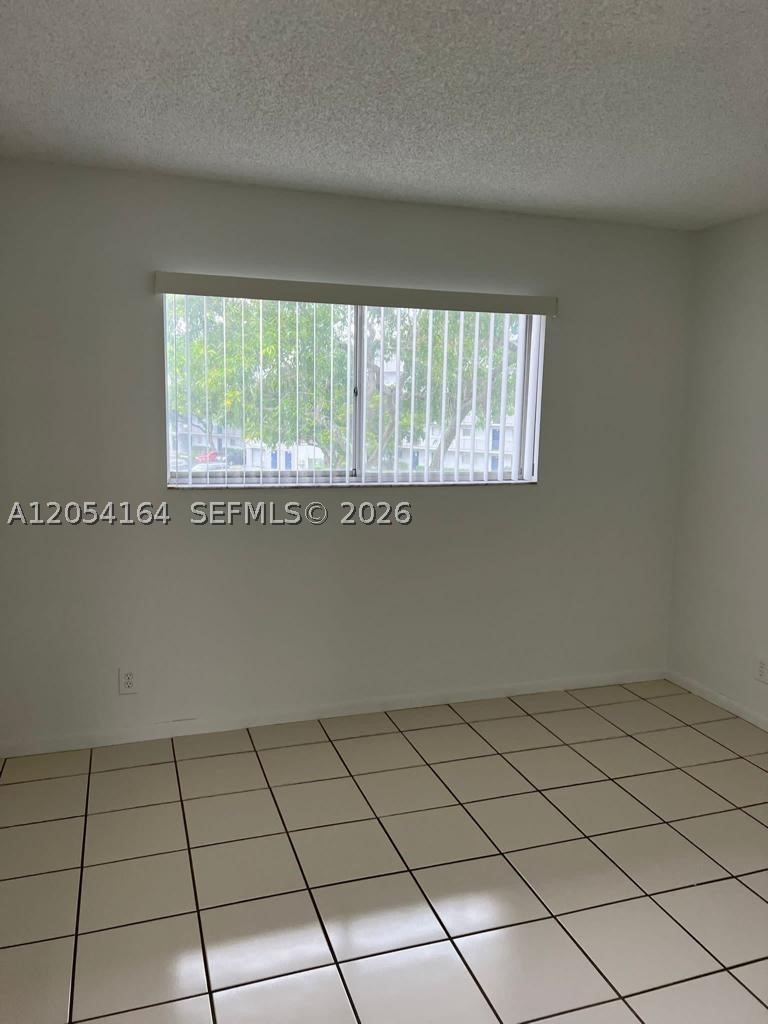 LAKESHORE AT UNIVERSITY P - Residential Lease
