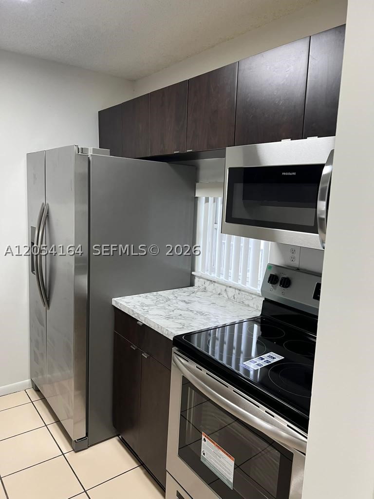 LAKESHORE AT UNIVERSITY P - Residential Lease
