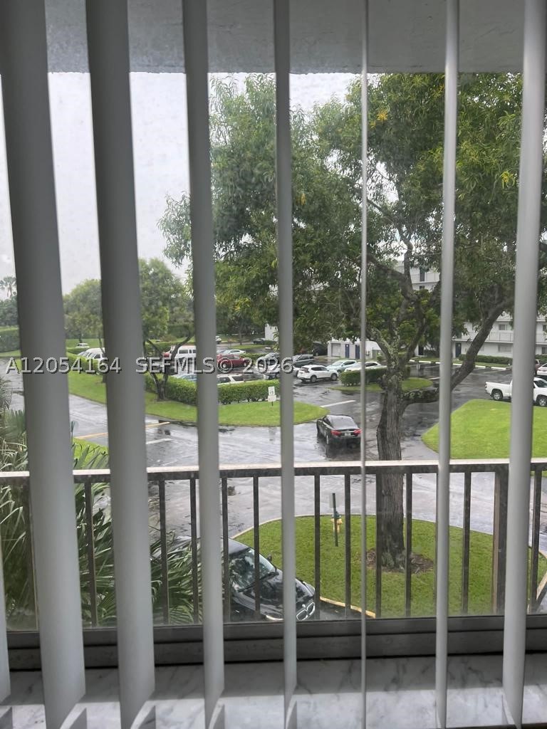 LAKESHORE AT UNIVERSITY P - Residential Lease