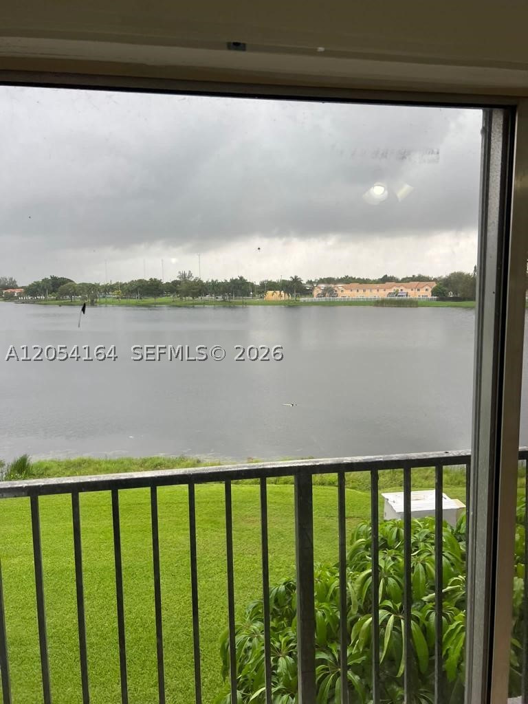 LAKESHORE AT UNIVERSITY P - Residential Lease